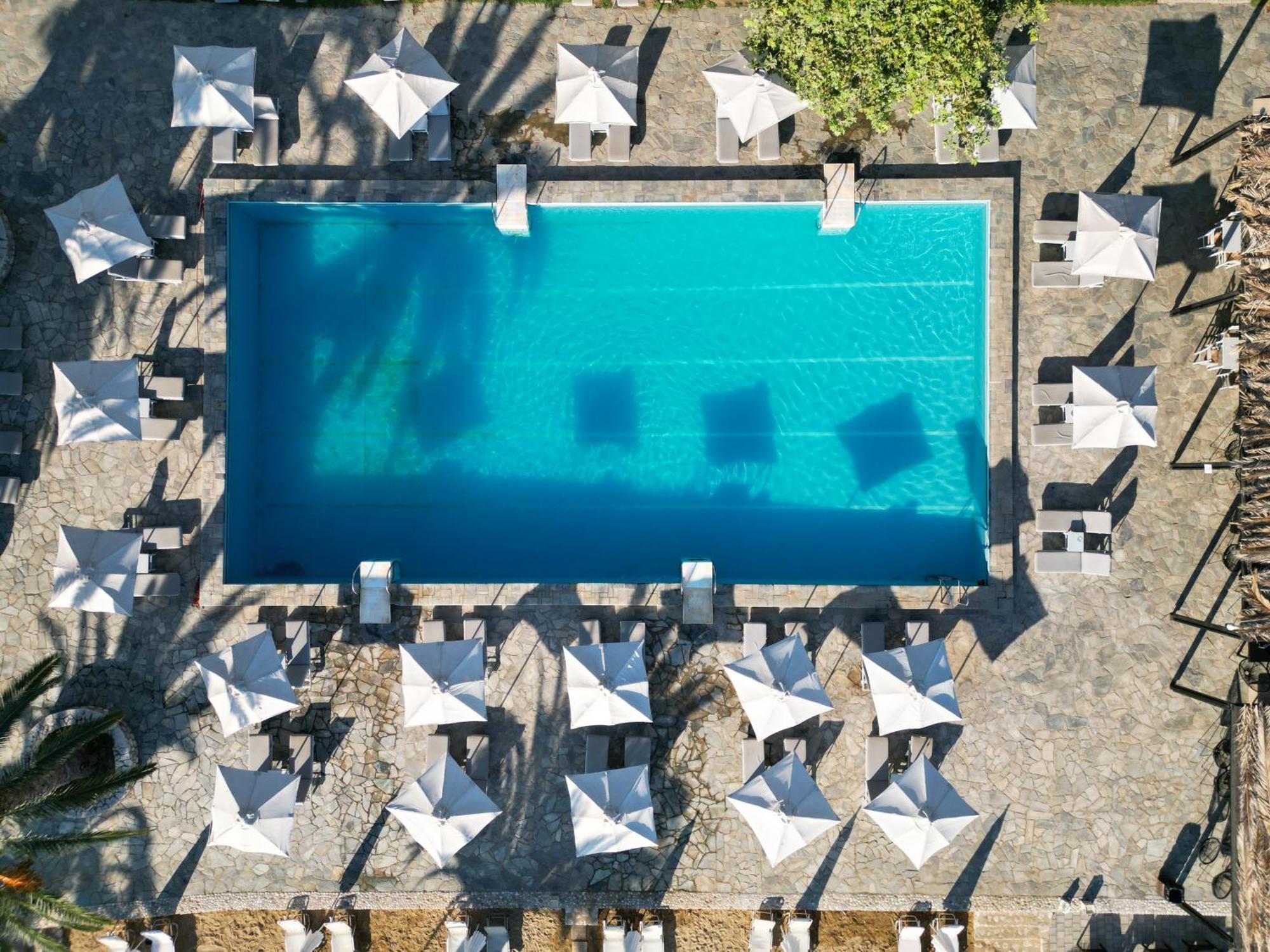 Long Beach Hotel & Resort Longos  Luaran gambar