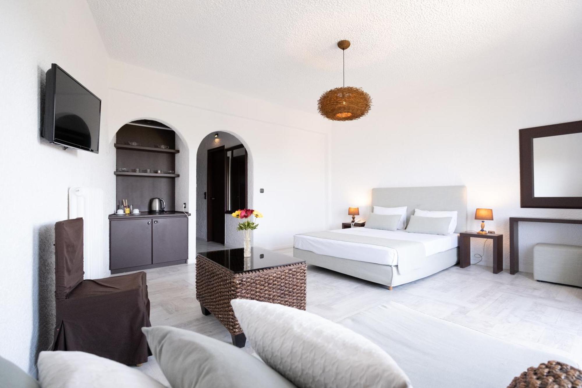 Long Beach Hotel & Resort Longos  Luaran gambar