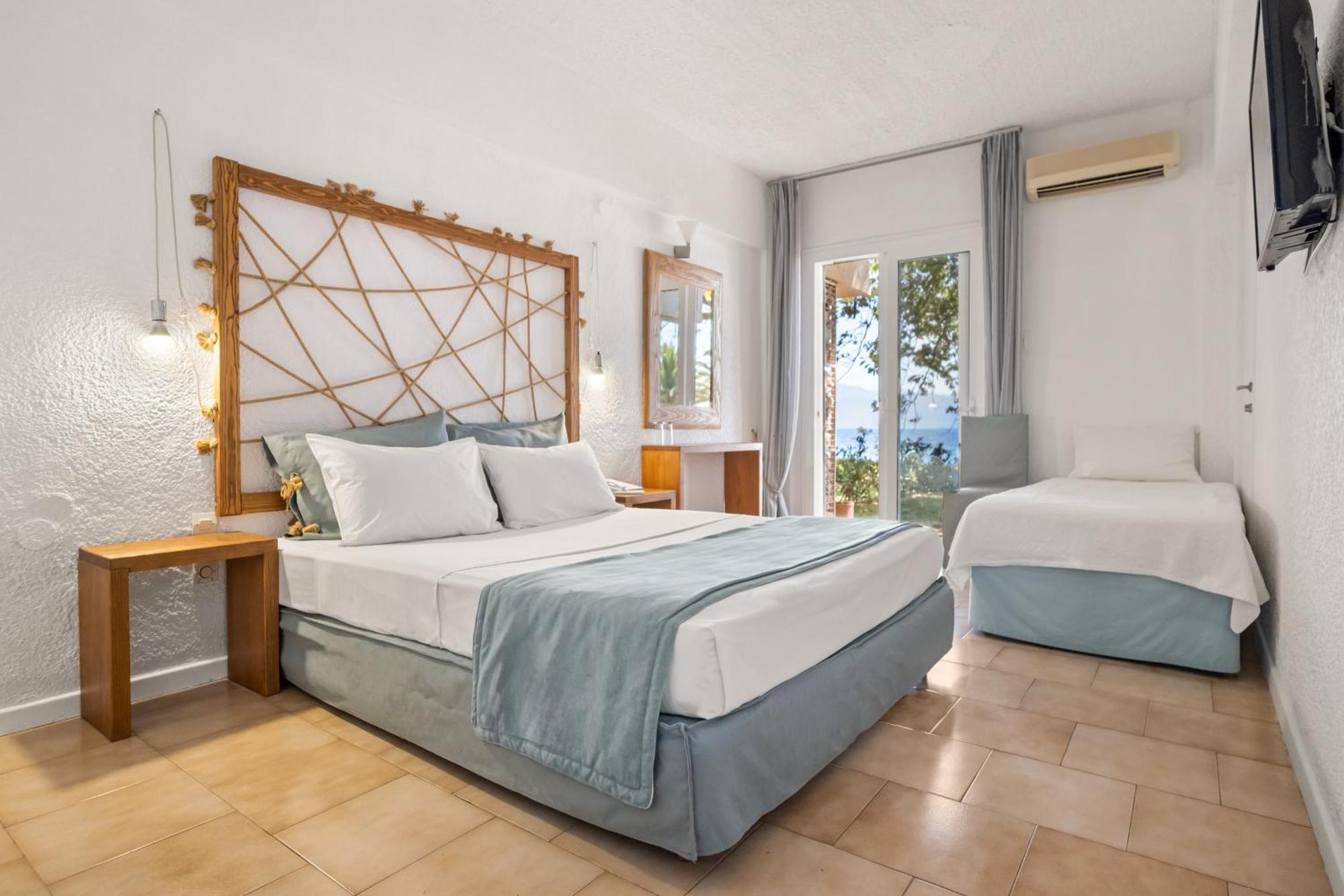 Long Beach Hotel & Resort Longos  Luaran gambar