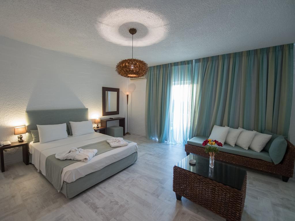 Long Beach Hotel & Resort Longos  Luaran gambar